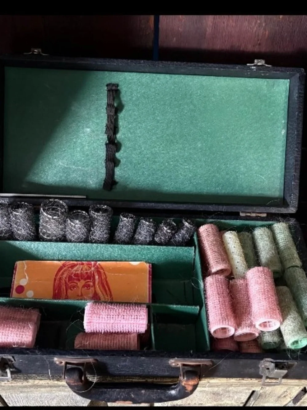 Mortuary Vintage Green Travel Hair Roller Case with Pink & Green Rollers